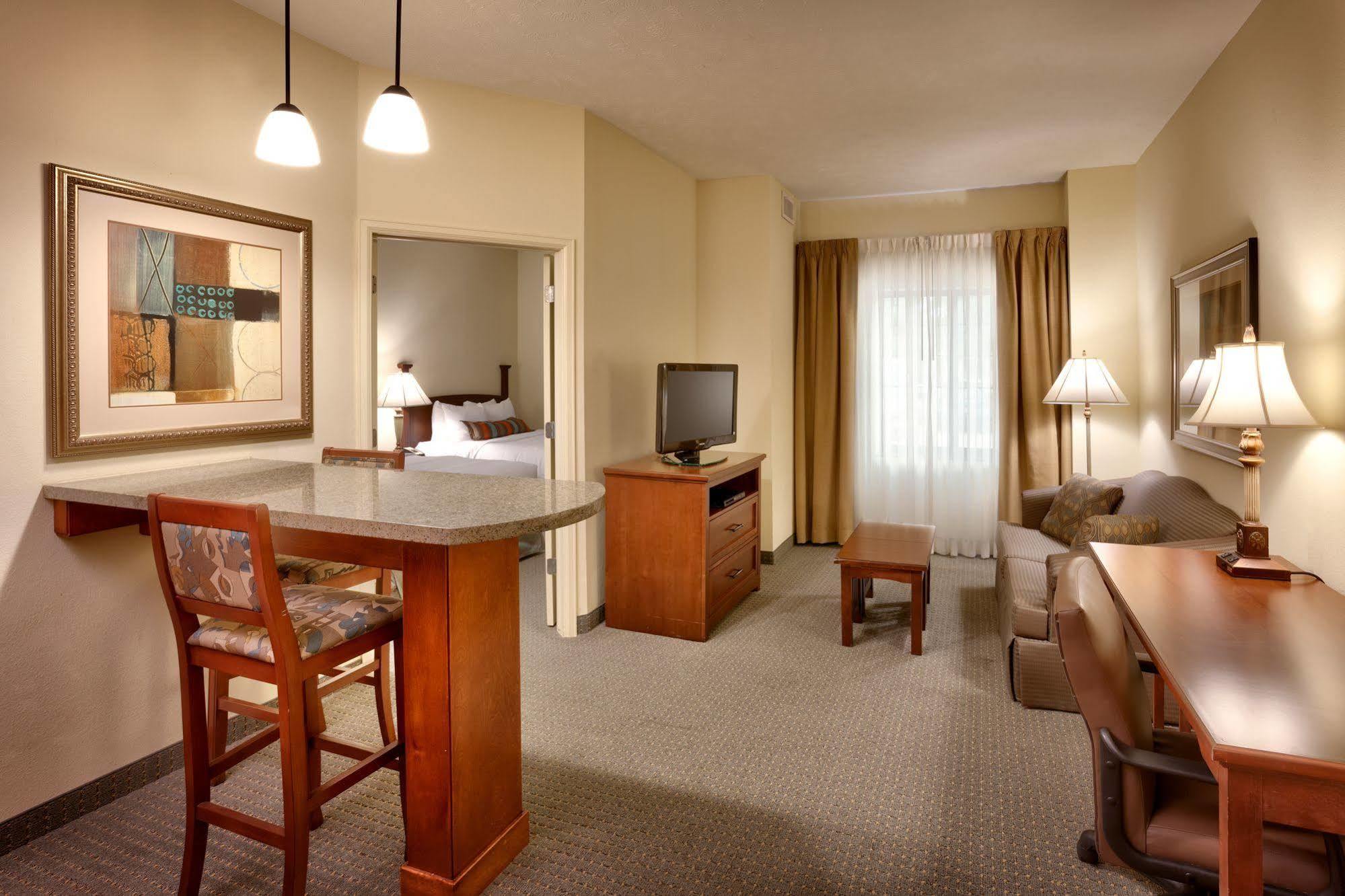Staybridge Suites Omaha 80Th And Dodge, An Ihg Hotel Bagian luar foto
